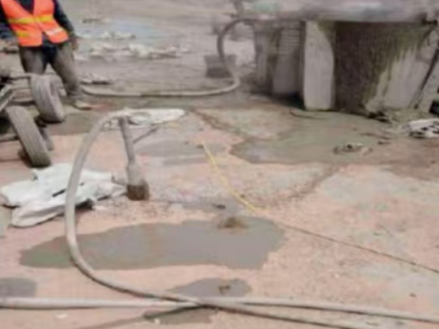 四方台水泥混凝土路面板底注浆技术 路面脱空注浆整治方案