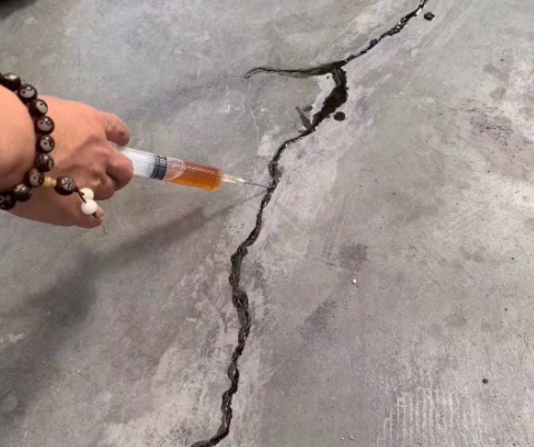 四方台混凝土裂缝修补技术详解​