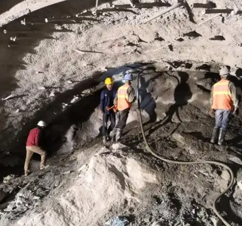 四方台拱顶带模注浆料的施工流程及注意事项